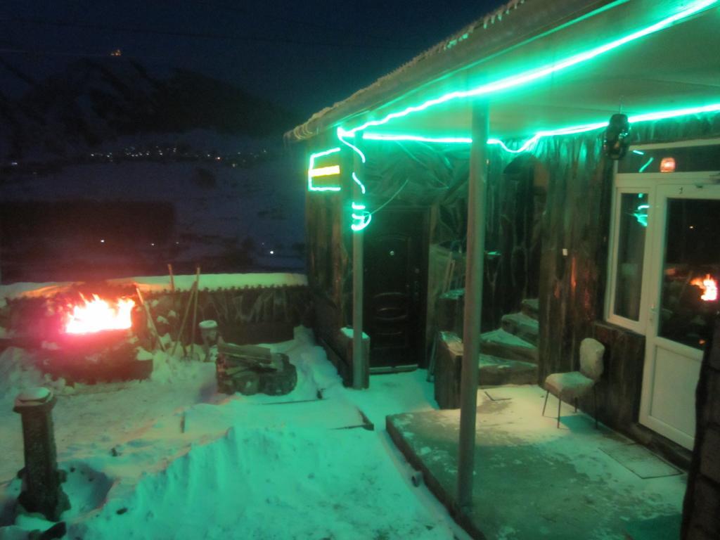 Qusha Guesthouse Meeting In The Mountains And Views Kazbegi Exterior foto