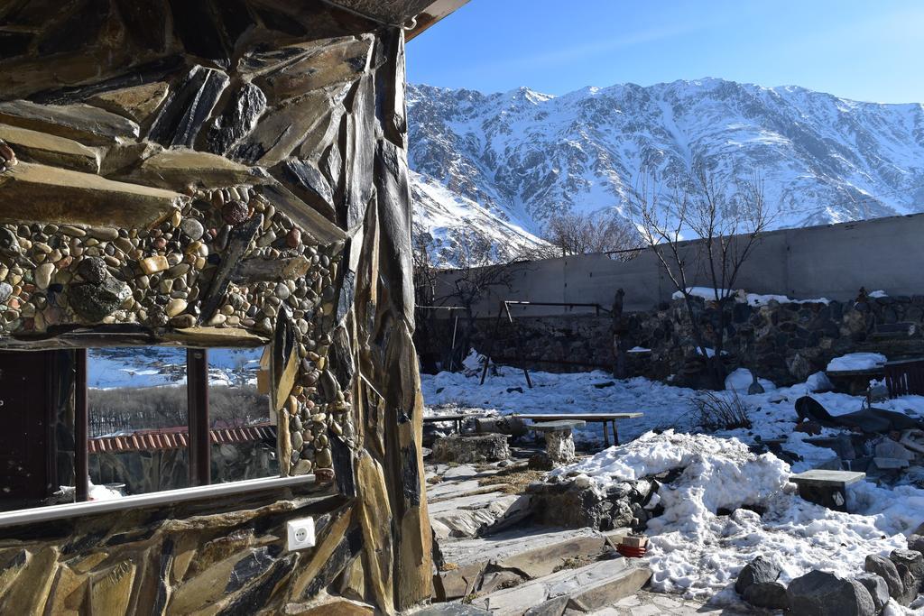 Qusha Guesthouse Meeting In The Mountains And Views Kazbegi Exterior foto